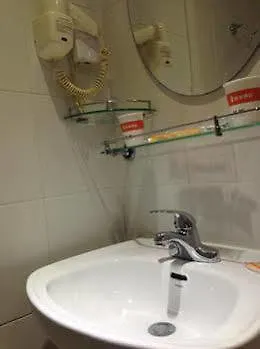 Home Inn Shanghai Hongqiao Terminal Jinshajiang Road Changfeng